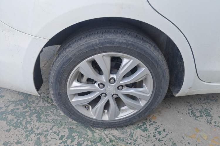 Used Buick GT 2021 Revised Version Flagship 1.5L Automatic Elite Edition Right Rear Wheel Hub
