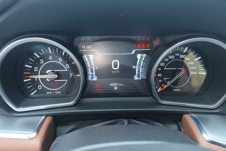 Used Jeep Grand Commander 2022 2.0T Four-Wheel Drive Luxury Edition
