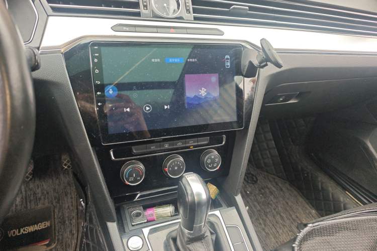 Used Volkswagen Magotan 2019 330TSI DSG Leading Model China VI Standard Audio And AC Panel