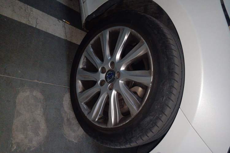 Used Volvo V40 2016 T4 Smart Luxury Edition