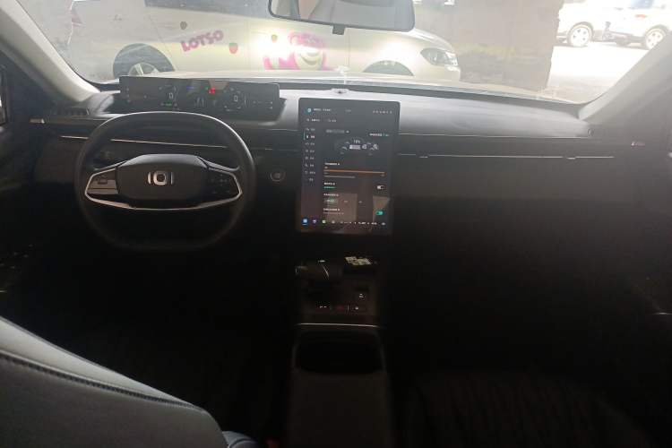 Used CHANGAN NEVO A05 2024 Truly Delicious Version 70" Beyond-Grade Edition Center Console