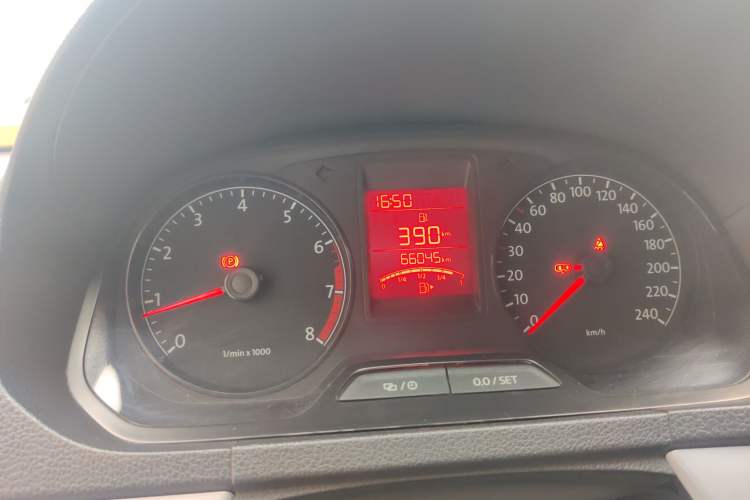 Used Volkswagen Jetta 2015 1.6L Manual Comfort Model
