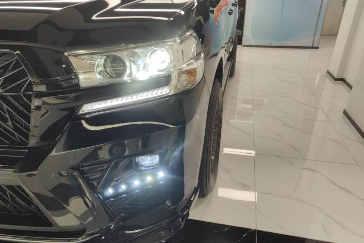 Used Toyota Land Cruiser 2015 4.0L V6 Middle East Limited Edition
