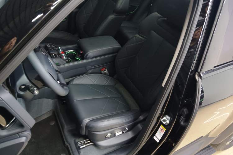 Used Formula Leopard Leopard 5 2023 Navigator Edition
