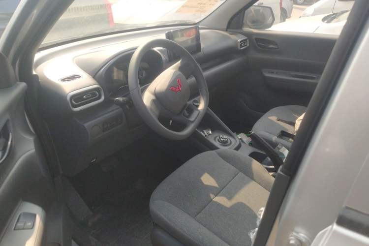 Used Wuling Hongguang New Energy 2024 All-Electric Model 300KM Standard Version
