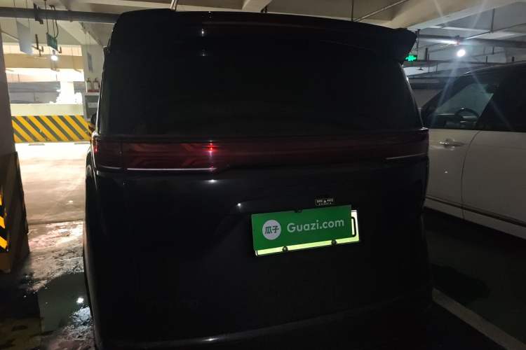 Used Denza D9 2022 DM-i 970 Four-Wheel Drive Flagship Model
