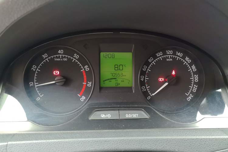 Used Skoda Rapid 2013 1.6L Manual Smart Selection Model