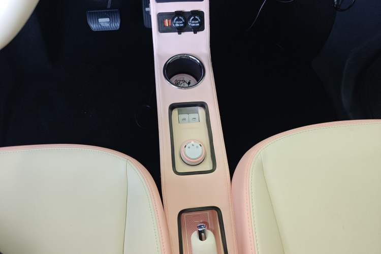 Used Chery QQ Ice Cream 2022 Taohuanxi Fragrant Peach Model