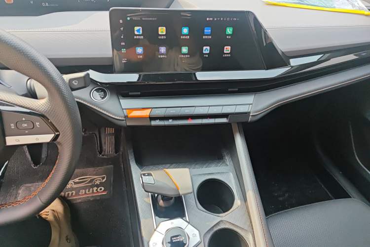 Used Changan UNI-V 2022 1.5T Prestige Version