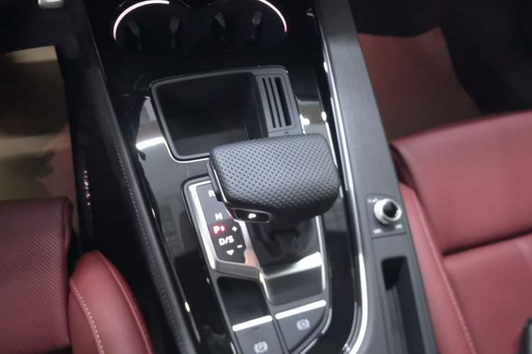 Used Audi A4L 2024 40 TFSI Luxury Dynamic Edition