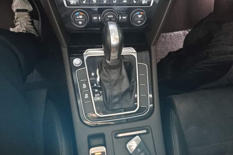 Used Volkswagen Magotan 2018 330TSI DSG Luxury Model Gear Lever