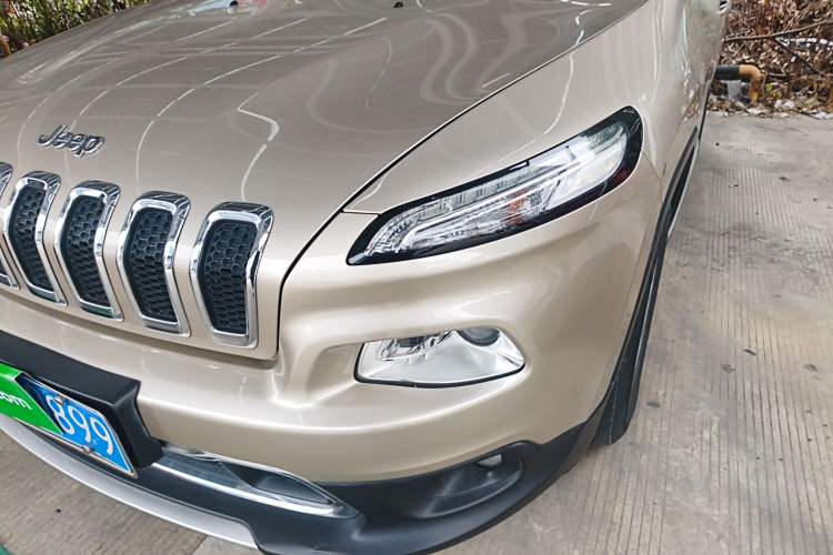 Used Jeep Cherokee 2017 2.0L Superior Edition