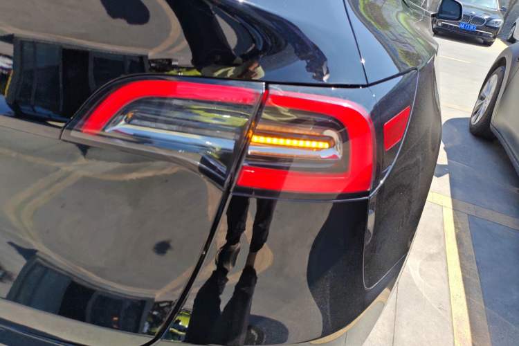 Used Tesla Model Y 2022 Revised Version Rear-Wheel Drive Right Rear Taillight