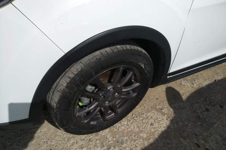 Used Geely Auto Vision X3 2021 PRO 1.5L CVT Deluxe Model Exterior 4