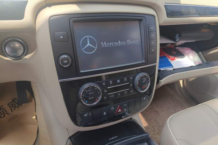Used Mercedes-Benz R-Class 2014 R 400 4MATIC Luxury Model

