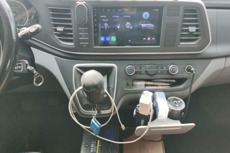 Used SAIC MAXUS Xintu V80 2023 2.0T Manual Classic Aoyuntong Long Wheelbase Mid-Height 6/7/8/9-Seater