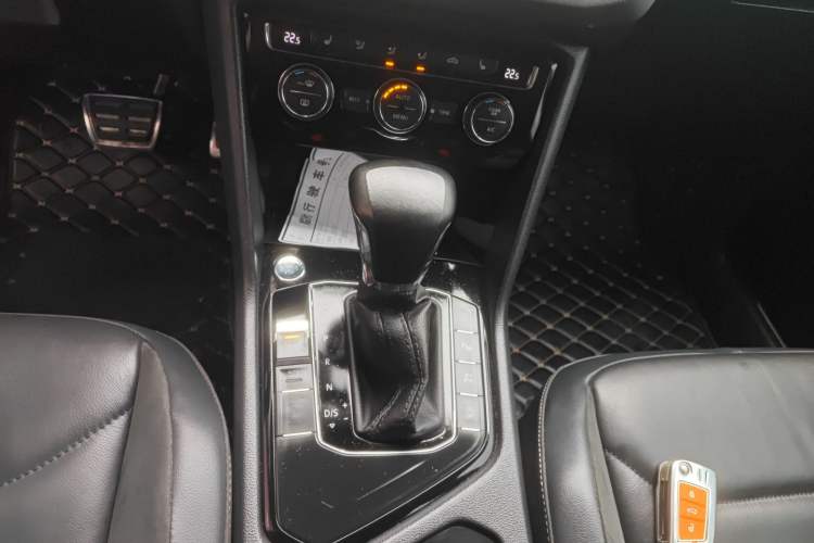 Used Volkswagen Tiguan L 2021 330TSI Automatic Two-Wheel Drive R-Line Enhanced Edition
