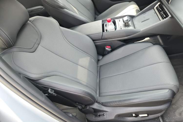 Used BYD Qin L 2025 DM-i Smart Drive 120KM Superior Model
