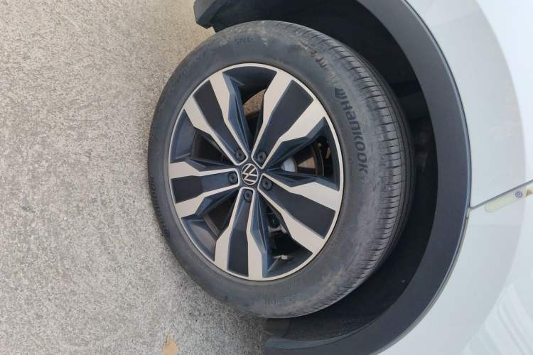 Used Volkswagen Tiguan L 2023 330TSI Automatic Two-Wheel Drive R-Line Enjoyment Edition