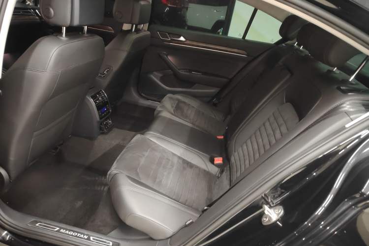 Used Volkswagen Magotan 2018 330TSI DSG Luxury Model
