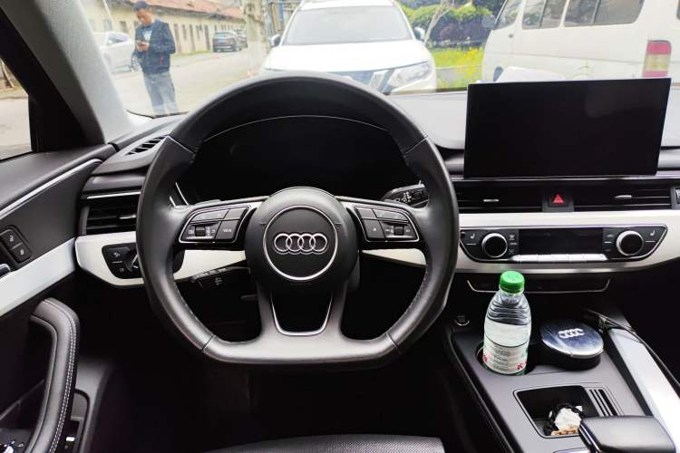 Used Audi A4L 2022 40 TFSI Luxury Dynamic Model
