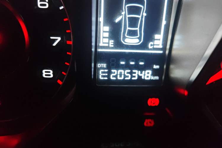 Used Zotye Domy X5 2015 1.5T CVT ZhiXian Model China IV Standard Odometer Close Up