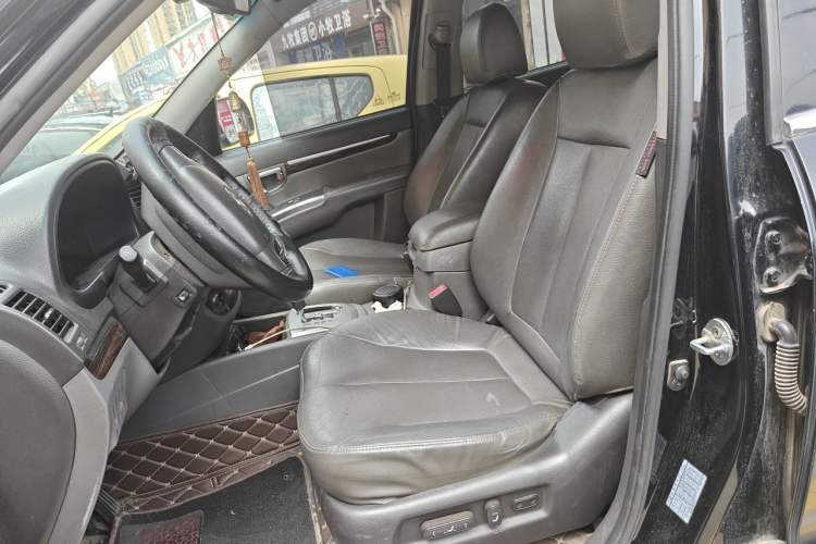 Used Hyundai Santa Fe Classic 2012 2.4 Luxury Edition 7-Seater Four-Wheel Drive
