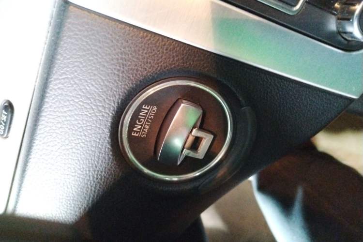 Used Volkswagen FAW-Volkswagen CC 2013 2.0 TSI Luxury Model
