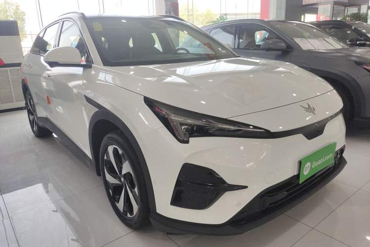 Used ARCFOX Alpha T5 2025 520 MAX Front Right 45 Deg