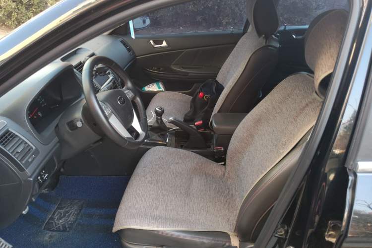 Used BYD G6 2013 2.0L Manual Luxury Version