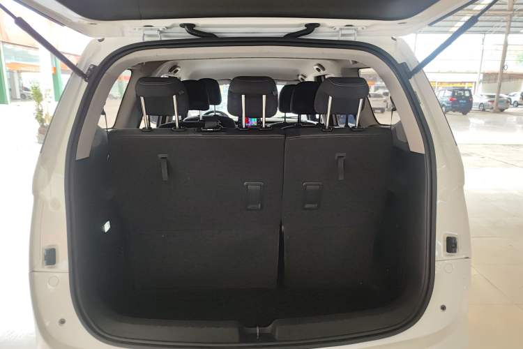 Used Baojun 730 2019 1.5T Manual Fashion Model 7-seater China VI