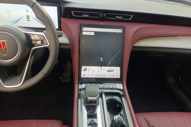 Used Hongqi H5 2025 2.0T Automatic Flag Edition – 500 000 Units Commemorative Version
