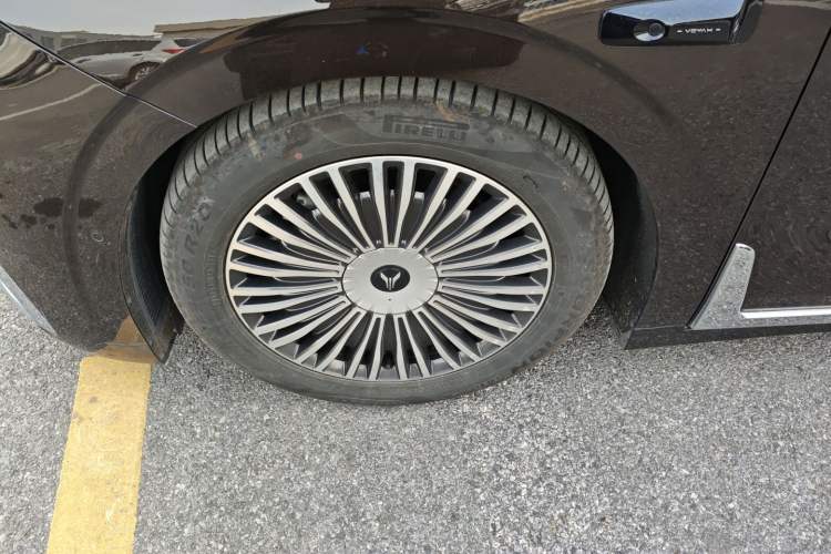 Used VOYAH Dream 2025 PHEV Four-Wheel-Drive Flagship Version – Qiankun Edition
