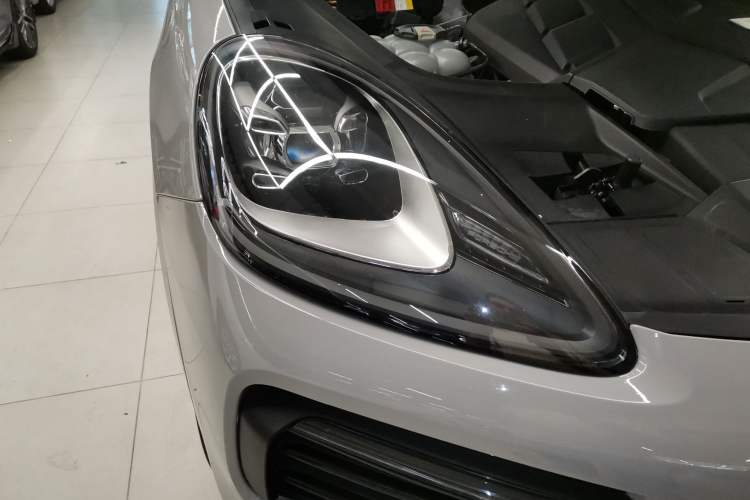 Used Porsche Cayenne 2019 Cayenne Coupé 3.0T Right Front Headlight