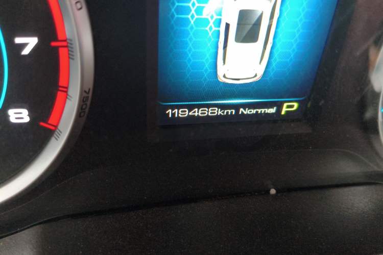 Used Haval H7 2017 Red-Label H7L 2.0T Automatic Luxury Model Odometer Close Up