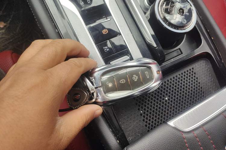 Used Hongqi H6 2024 2.0T ZhiShang Version