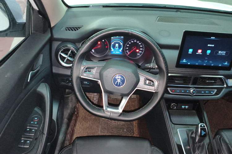 Used BYD Song 2020 Classic Edition 1.5T Automatic Elite Model Steering Wheel