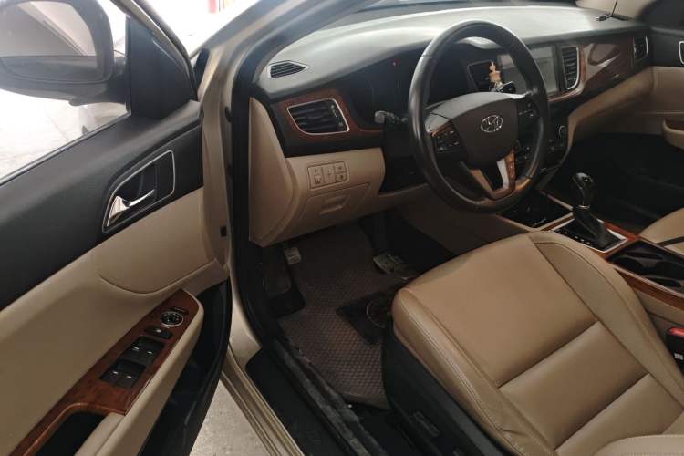 Used Hyundai Mistra 2014 1.8L Automatic Deluxe DLX Model Driver Seat