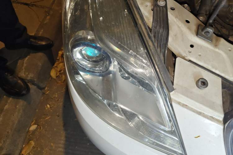 Used Buick Excelle 2015 1.5L Manual Classic Trim Right Front Headlight
