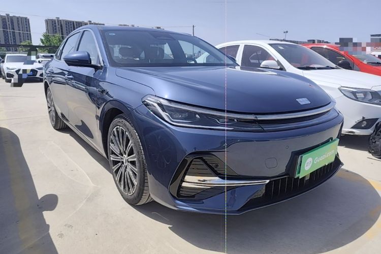 Used Geely Galaxy A7 2025 Model EM-i 150km Starship Edition Front Right 45 Deg