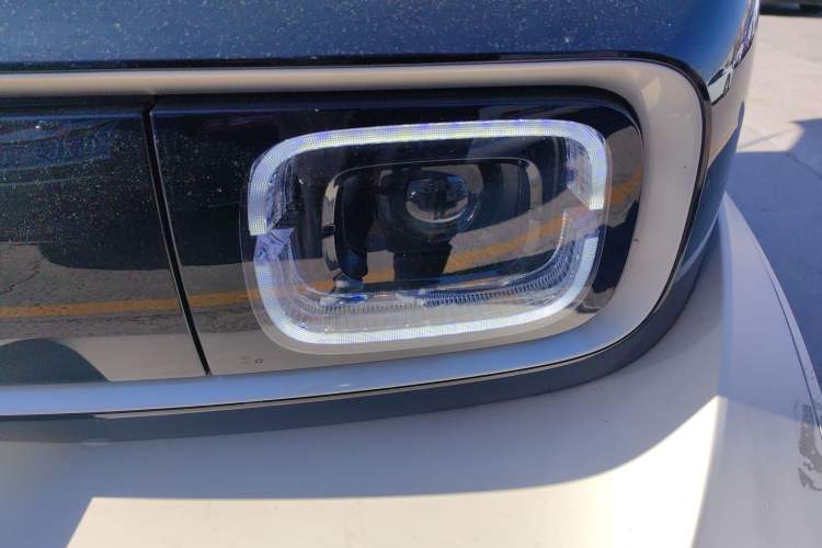 Used Baojun KiWi EV 2021 Artist Model Lithium Iron Phosphate