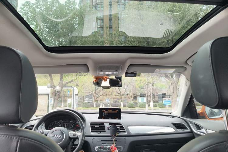 Used Audi Q3 2015 35 TFSI Comfort Model
