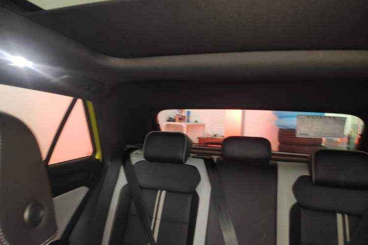 Used Volkswagen T-ROC 2023 300TSI DSG Two-Wheel Drive Starlight Edition