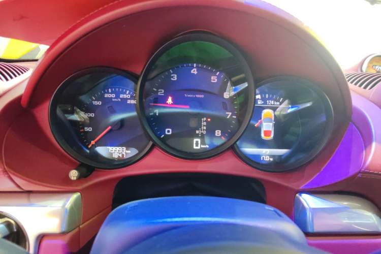 Used Porsche 718 2016 Cayman 2.0T
