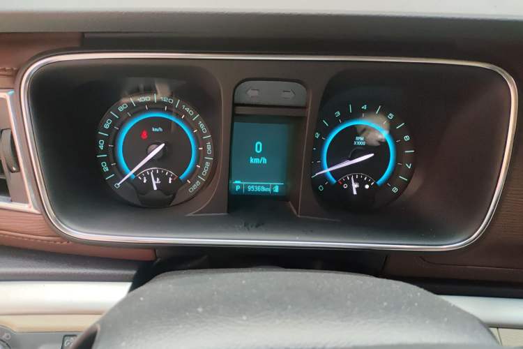 Used Buick GL8 2014 3.0L GT Luxury Business Haoya Edition