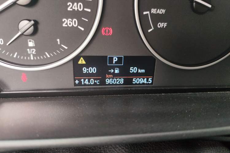 Used BMW 2 Series 2014 220i Leading Model