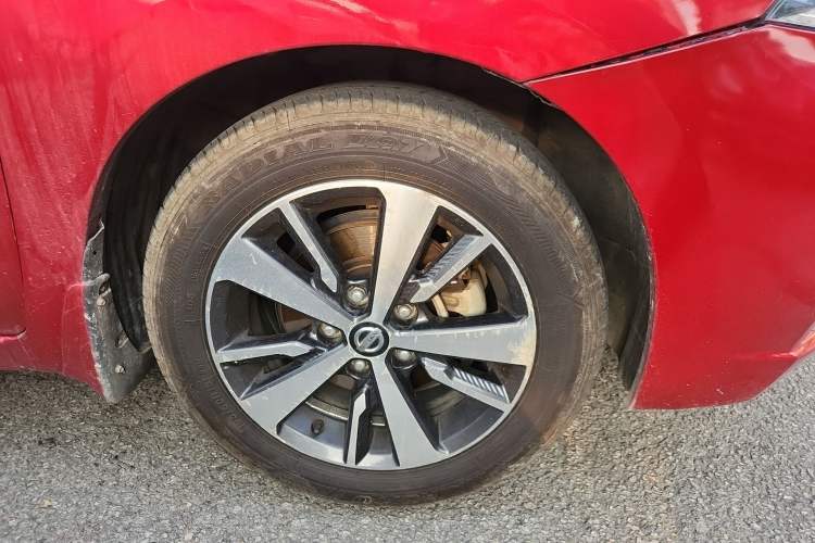 Used Nissan Lannia 2016 1.6L Manual Cool Edition Right Front Wheel Hub