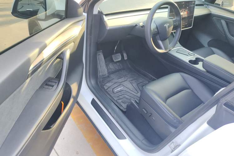 Used Tesla Model Y 2022 Revised Version Rear-Wheel Drive Driver Seat