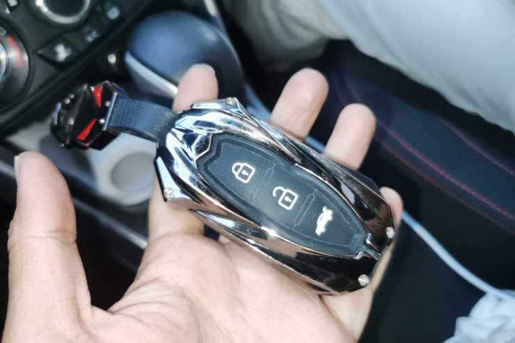 Used Suzuki S-Cross 2015 1.6L CVT Two-Wheel Drive Entry-Level Trim Vehicle Key