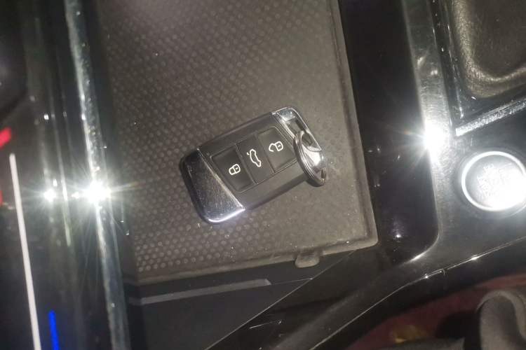 Used Volkswagen Passat 2020 Facelift 330TSI Elite Edition China VI Standard